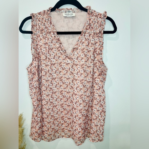 Rachel Zoe • Women’s Blush Shimmery Floral Sleeveless V Neck Blouse Top M NWOT - Picture 4 of 12